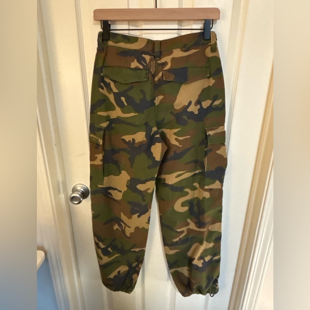 Aritzia TNA New Supply Cargo Pants Camo Mid Rise Straight Leg Size 0 - Picture 10 of 11